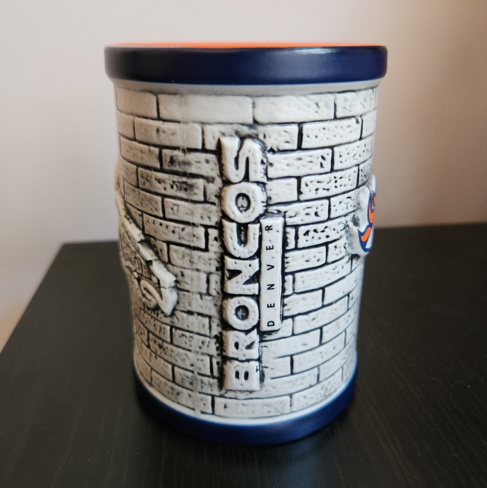 Denver Broncos 3D Mug Officially NFL Licensed Product 2013 - Picture 2 of 5